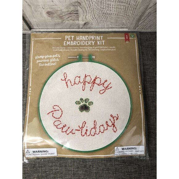 Unbranded Other - Pet Handprint Embroidery Keepsake Kit Happy Paw-lidays Christmas Craft